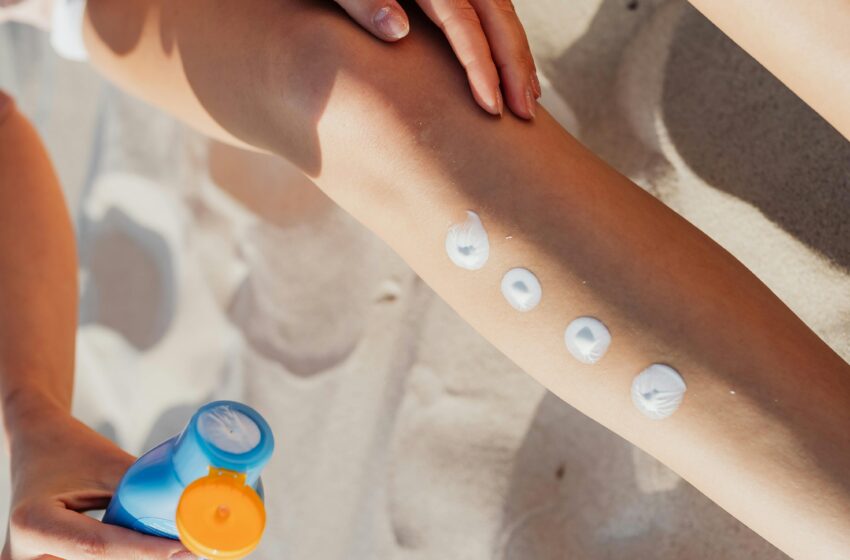  Sunscreen Savvy: Finding the Perfect SPF for Acne-Prone Skin